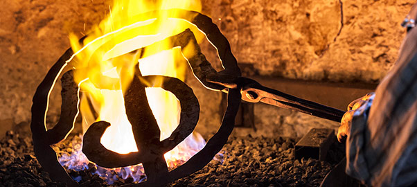 Rauta käsityötaidon symbolina